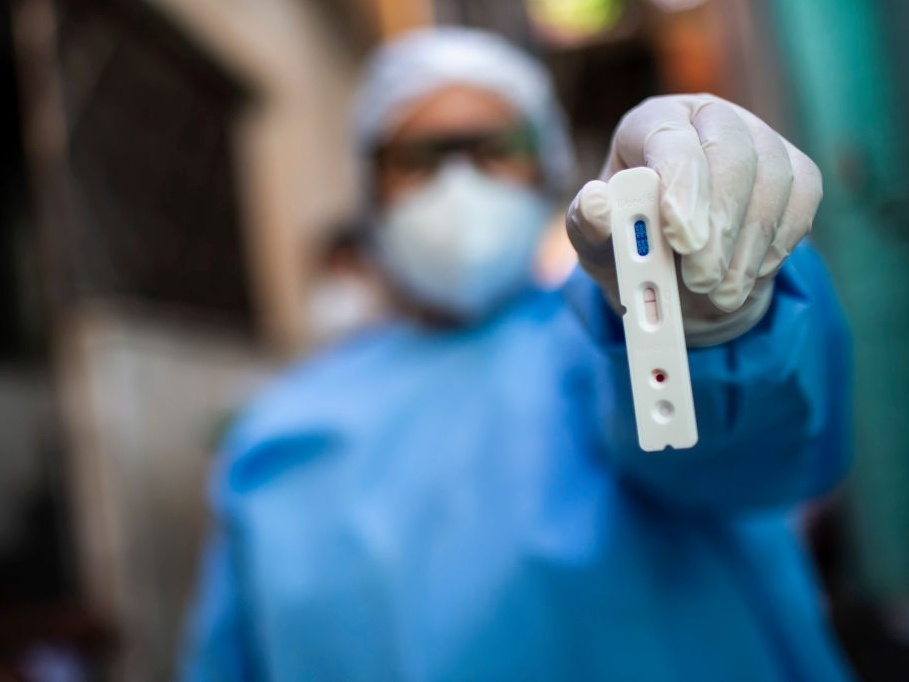 Brasil tem 6,4 mi de infectados e maior número de estados em alta em 7 dias