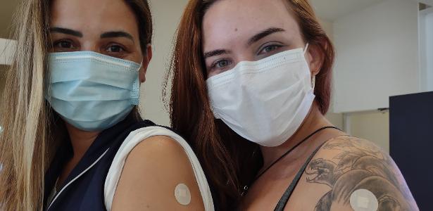 Notícias | Enfermeiras que vão vacinar colegas recebem CoronaVac: 'Mais tranquilidade'