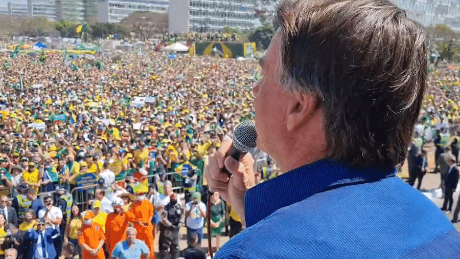 Bolsonaro discursa em Brasília - Reprodução/Facebook