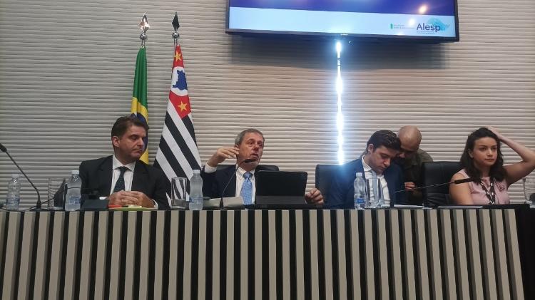 Presidente Nacional da Enel, Nicola Cotugno (centro) prestou depoimento em CPI da Alesp