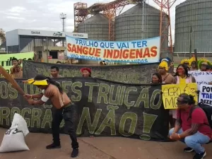Ferrogrão: indígenas protestam contra ferrovia apoiada por Lula e Bolsonaro