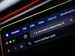 X formaliza permissão de conteúdos pornográficos na plataforma