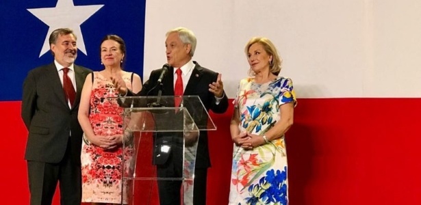 Ao lado de Alejandro Guillier, Sebastián Piñera discursa como presidente eleito no Chile - Divulgação/Prensa Sebastián Piñera