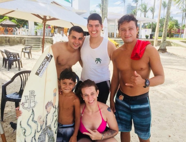 Casal de turistas de Araraquara foi salvo por surfista no Guarujá, litoral de São Paulo - Reprodução/Facebook