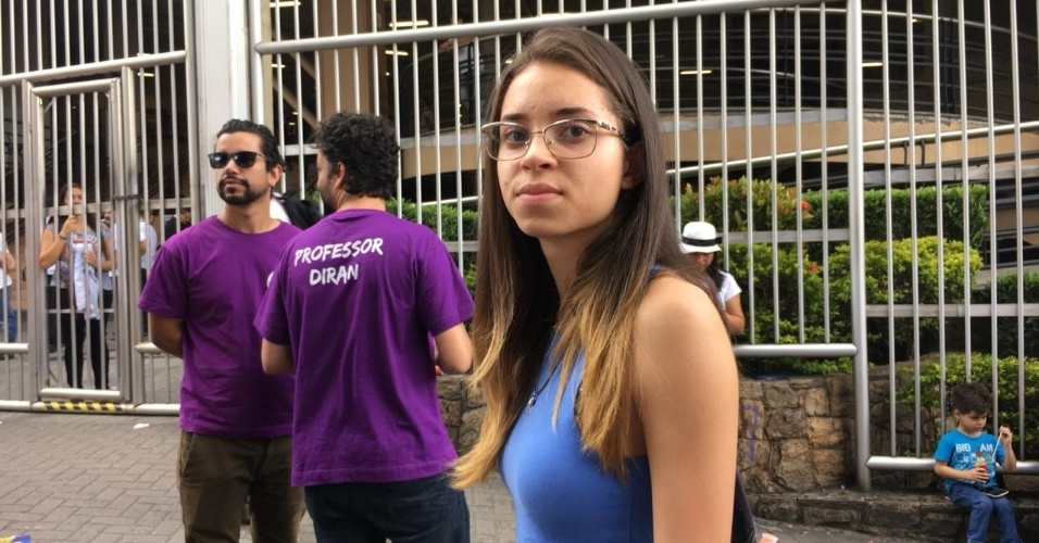 A estudante Lorena Augusto, 17, não conseguiu fazer a prova deste domingo (11) porque esqueceu o documento de identidade. Ela prestava Enem para tentar uma vaga em medicina. ?Medicina é muito concorrido e não acreditava em passar esse ano mesmo, mas é ruim [perder a prova] porque não vou saber como eu iria?, lamentou
