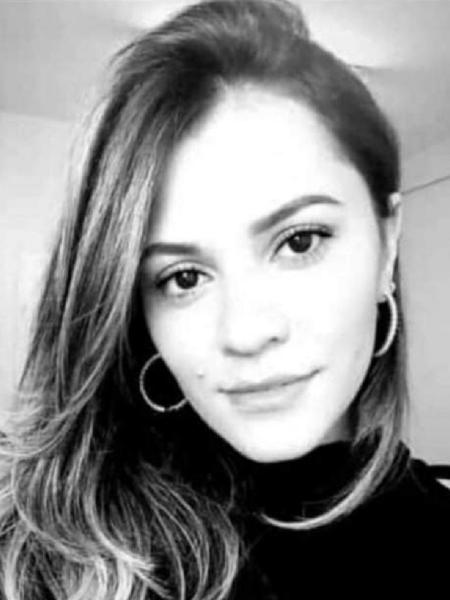 Julliane Ferreira Aguiar estava no sexto mês de gestação quando foi infectada pela covid-19 - Reprodução/Facebook