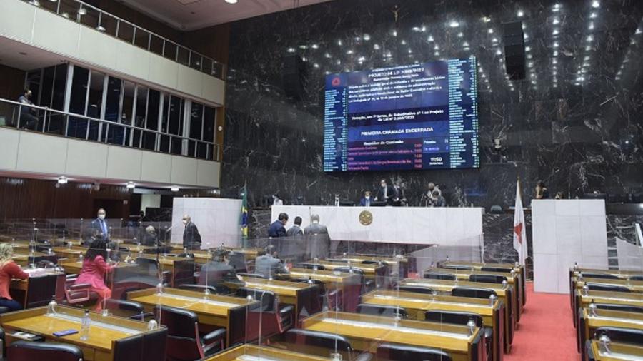 Análise de proposições para reunião extraordinária de plenário da Assembleia Legislativa de Minas Gerais - Daniel Protzner/ALG