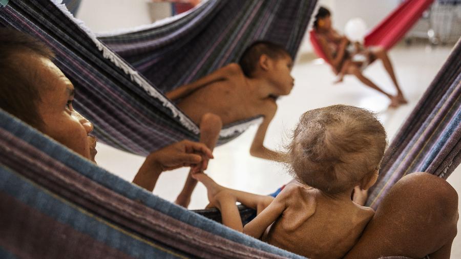 Crianças yanomami são encaminhadas para hospital de Boa Vista quando há agravamento do quadro - Lalo de Almeida/Folhapress