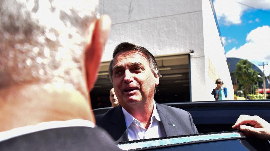 Bolsonaro deixa a sede da PF em Brasília depois de prestar depoimento em abril - Ton Molina/AFP