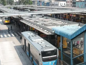 Motoristas e cobradores decidem se farão greve de ônibus em SP
