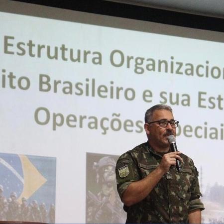 O coronel do Exército Bernardo Romão Correa Neto