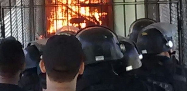 Agentes tenta controlar rebelião em presidio cearense  - Reprodução/WhatsAapp/Tribuna do Ceará