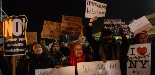Protesto contra decreto de Trump no aeroporto JFK, em Nova York -  Stephanie Keith/Getty Images/AFP