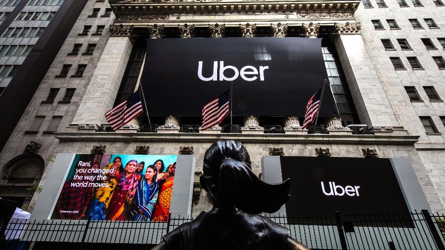 Logotipo do Uber decora exterior da Bolsa de Nova York - Jeenah Moon/The New York Times
