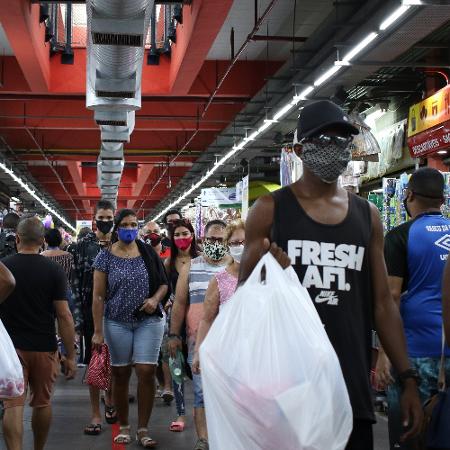 Movimentação no Mercadão de Madureira, centro de comércio popular, no subúrbio da cidade do Rio de Janeiro - Dikran Junior/AGIF