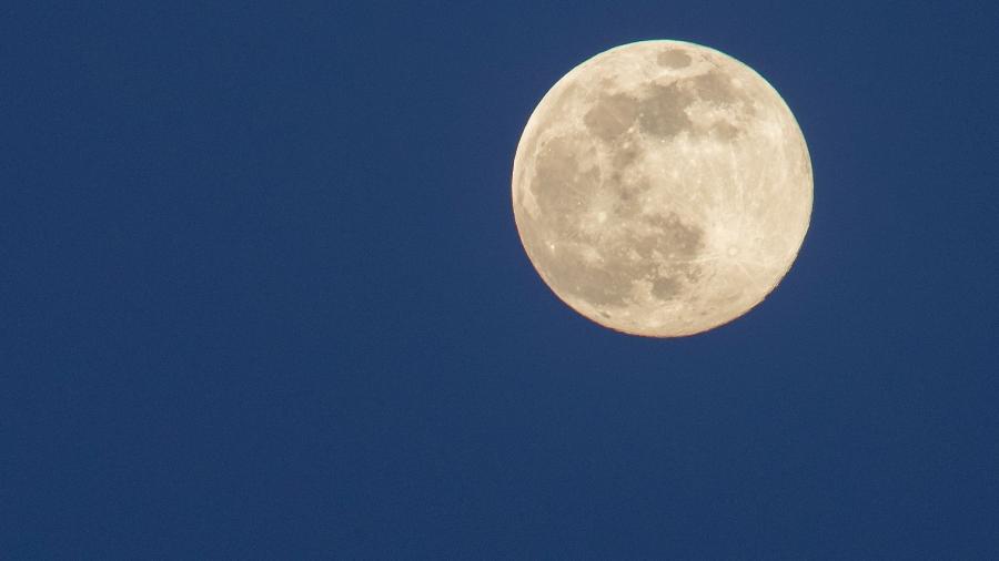 O desenho que vemos na Lua é sempre o mesmo, mas ela não está parada - Getty Images