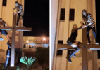 SC: Polícia tenta identificar trio que tirou fotos escalando cruz de igreja - Reprodução/Redes Sociais