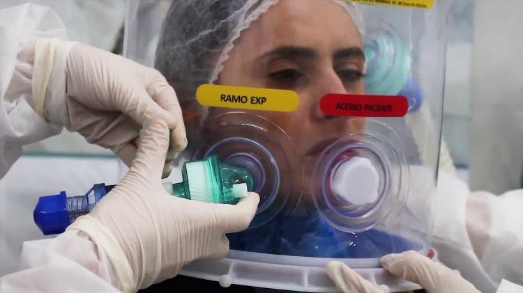 Capacete Elmo, criado no Ceará, é usado para o tratamento da covid-19 - Divulgação/Escola de Saúde Pública do Ceará - Divulgação/Escola de Saúde Pública do Ceará