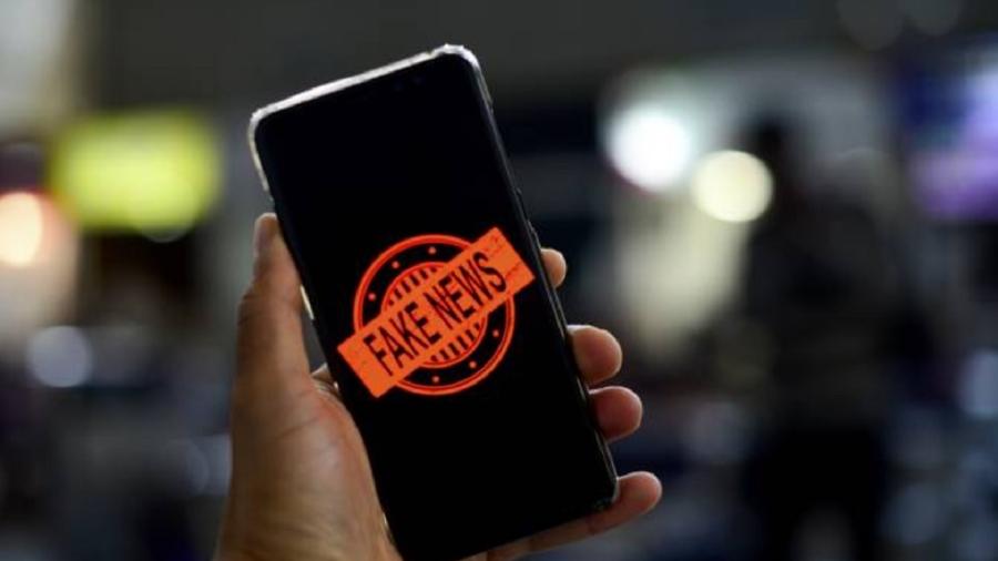 Expressão "Fake News" na tela do celular - Pedro França/Agência Senado