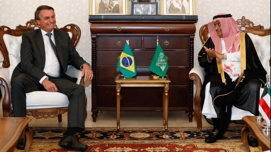 Bolsonaro com o então embaixador da Árabia Saudita no Brasil, Ali Abdullah Bahittan  - Alan Santos/Presidência da República