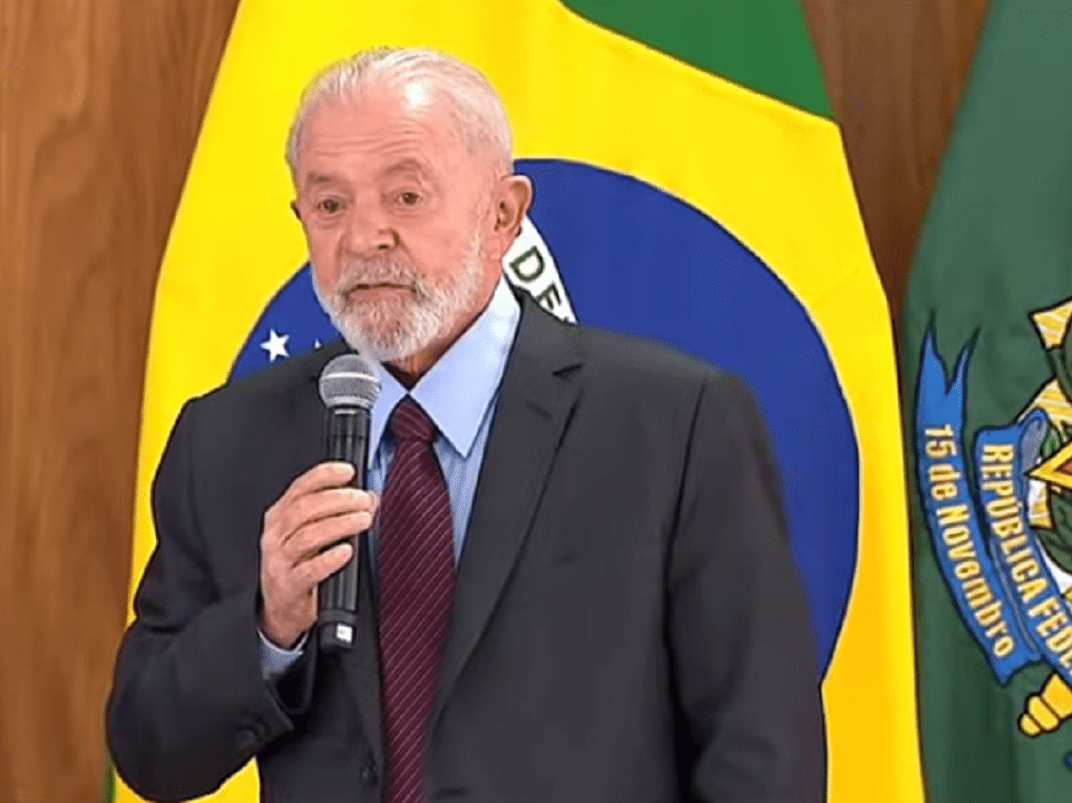 Lula critica juros, mas diz ter 'paciência' para trocar presidente no BC