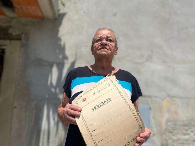 Trinta anos após comprar casa própria, Eldeci Dias, 70, teme despejo