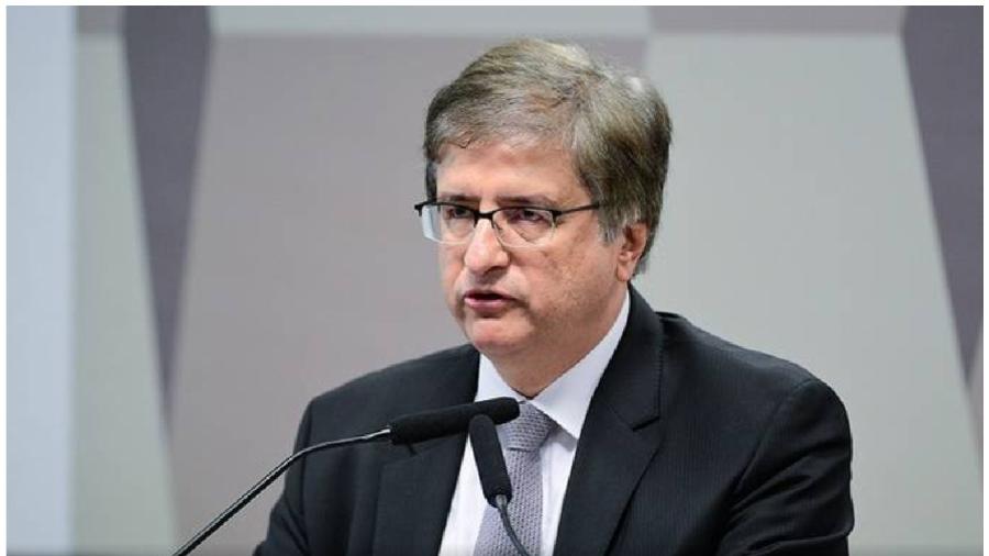 Paulo Gonet, procurador-geral da República: não havendo provas autônomas, só delação, ele faz o certo sobre fraude a registro de vacina no que respeita a Bolsonaro Paulo Gonet, procurador-geral da República: não havendo provas autônomas, só delação, ele faz o certo sobre fraude a registro de vacina no que respeita a Bolsonaro