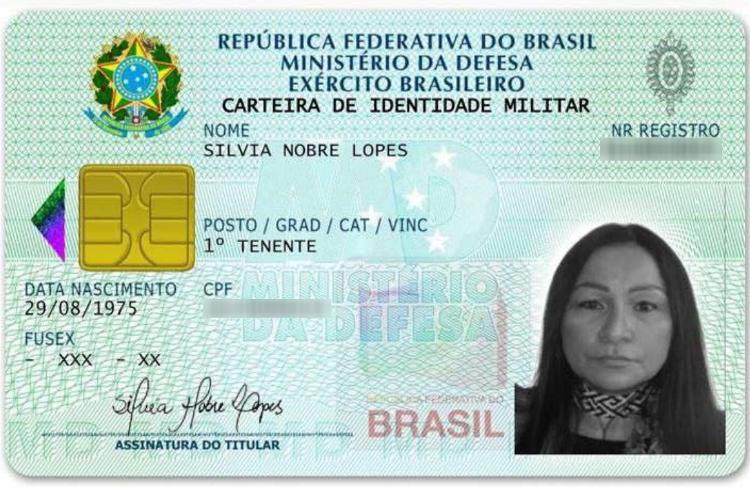 Carteira de identidade militar de Silvia Waiãpi, com data de nascimento de 1975 Carteira de identidade militar de Silvia Waiãpi, com data de nascimento de 1975