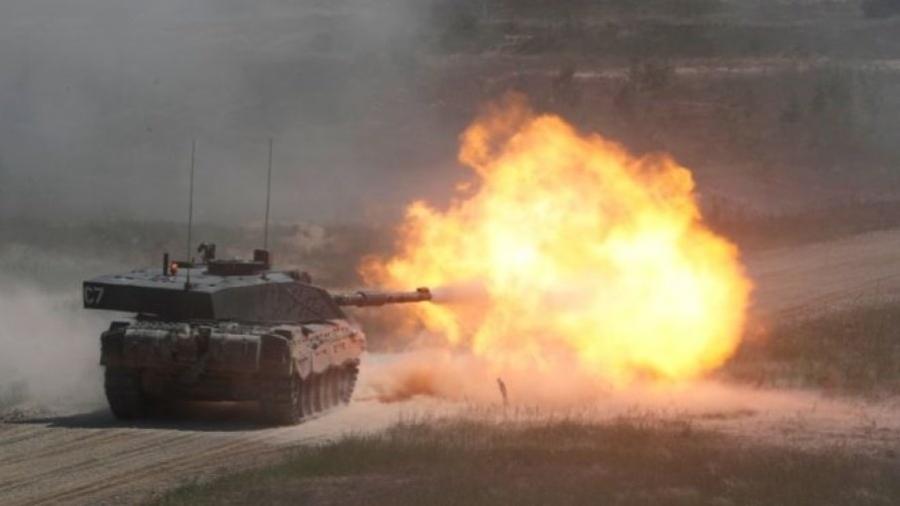 Um tanque britânico fotografado em um exercício da Otan na Letônia em junho - REUTERS/BBC