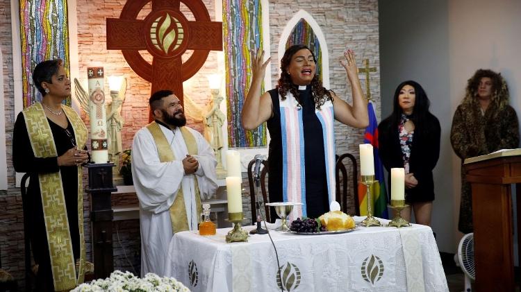 Alexya Salvador celebra culto em igreja em que é pastora - Arquivo Pessoal - Arquivo Pessoal