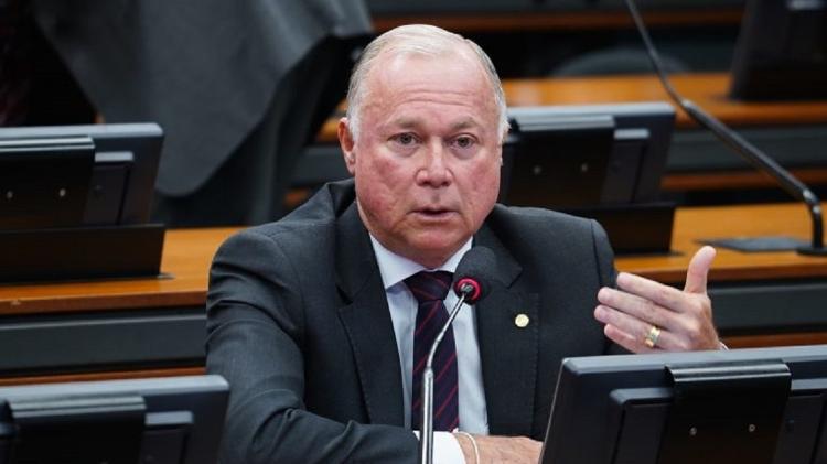 Paulo Azi comanda a sessão da CCJ sobre recurso contra a cassação de Glauber Paulo Azi comanda a sessão da CCJ sobre recurso contra a cassação de Glauber