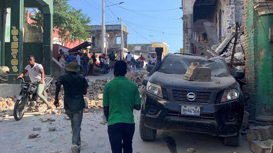Danos são vistos em uma área depois que um grande terremoto atingiu o sudoeste do Haiti, em Jeremie, Haiti - TWITTER @JCOMHaiti/via REUTERS