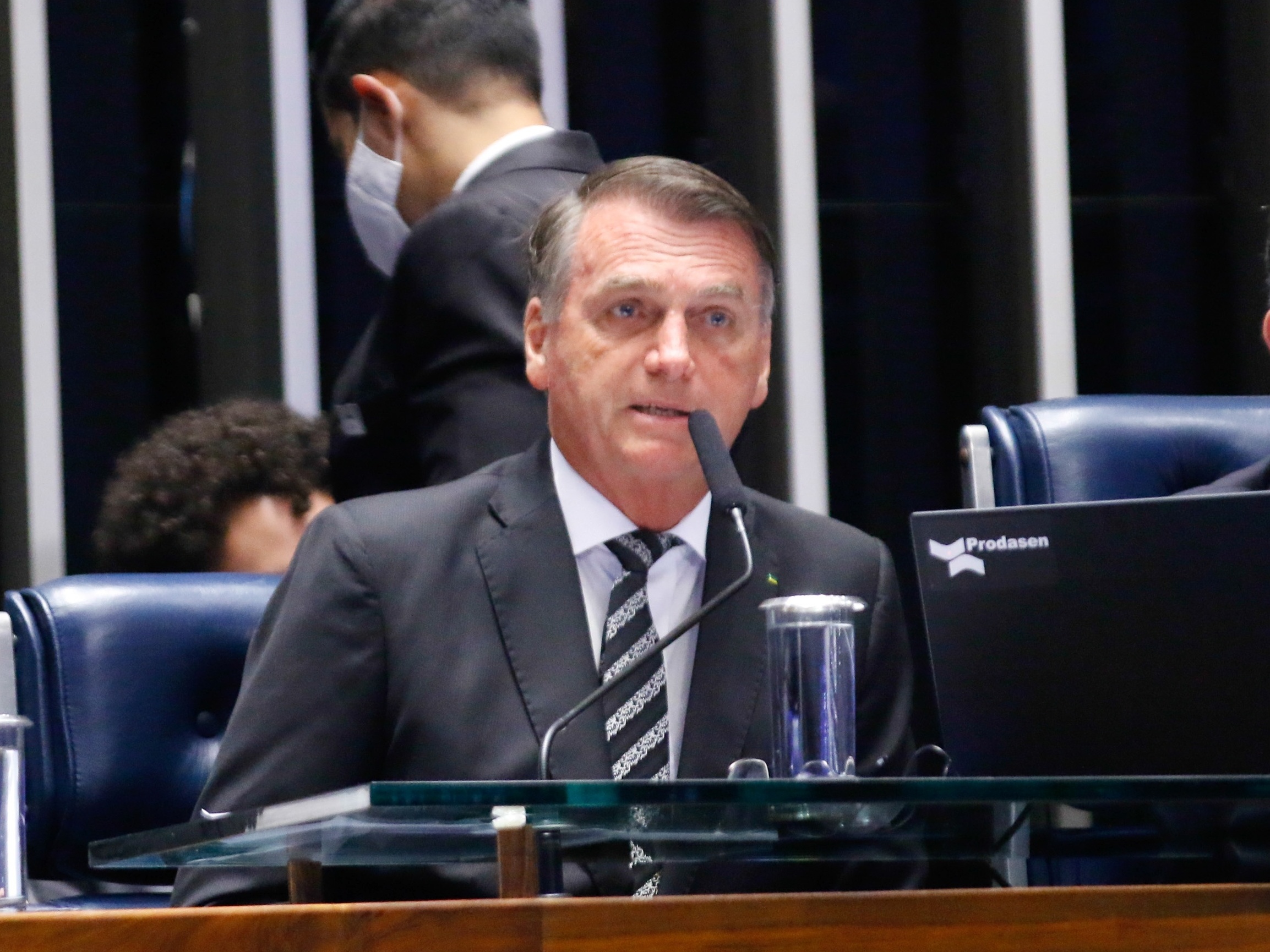 Governo gasta 4% do PIB para tentar reeleger Bolsonaro