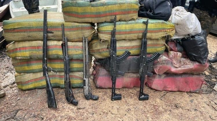 PF apreendeu fuzis AK-47 e drogas com colombianos em operação em Rorainópolis (RR) em agosto de 2023