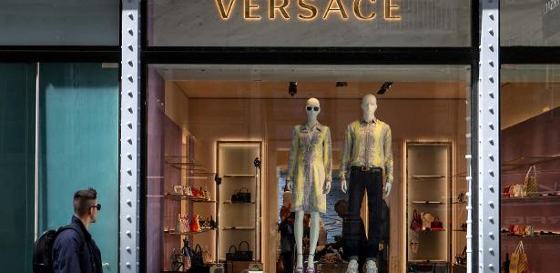 Prada conclui aquisição da Versace