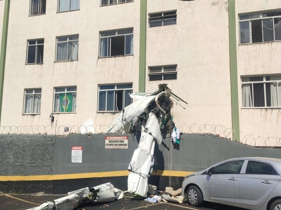 URGENTE: Avião CAI em Belo Horizonte e DESTRÓI Prédio! Veja o que ACONTECEU