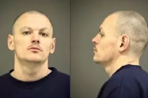 Tyler Haugewood foi preso por roubar um carro de varrer ruas - Polícia de Hillsboro