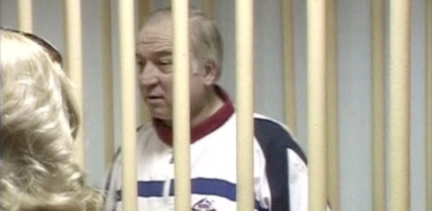 9.ago.2006 - Imagem de vídeo mostra Sergei Skripal durante audiência em tribunal militar em Moscou, Rússia - RTR via Reuters