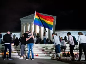 EUA alertam para possíveis ataques anti-LGBTQIAPN+ durante mês do Orgulho