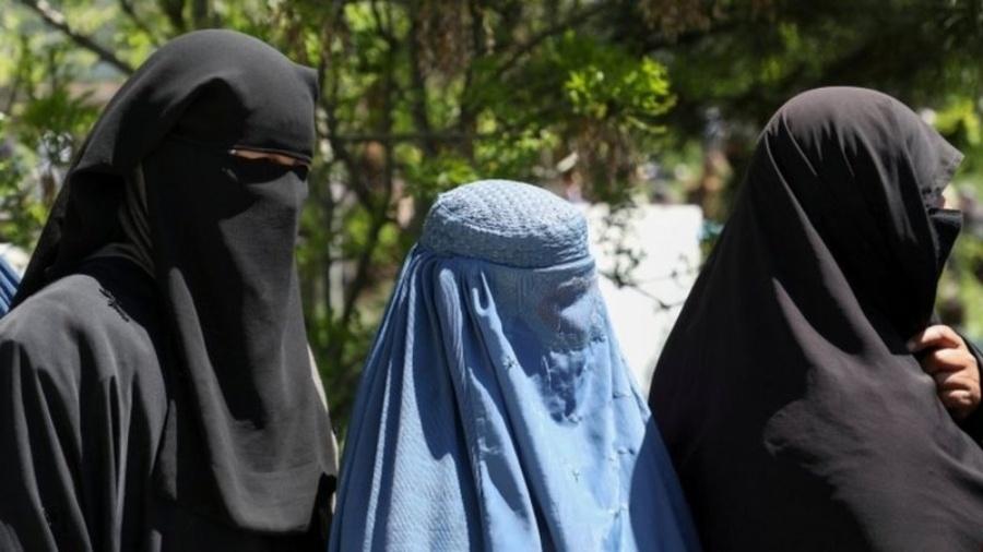 O Talibã recomendou que as mulheres ficassem em casa - Reuters