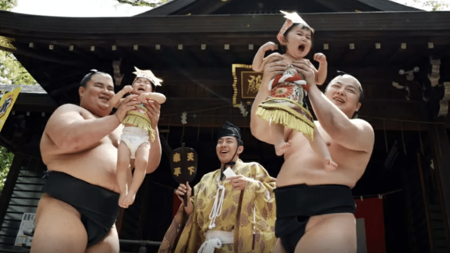 Ritual ?Baby-cry Sumo? é tradição no Japão 