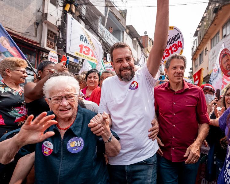 Boulos faz ato em Heliópolis com Erundina e Haddad