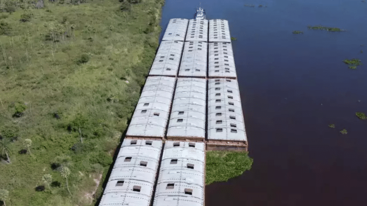 Transporte de grãos pela hidrovia do rio Paraguai 