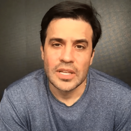 21.fev.2025 - Pablo Marçal fala em live sobre decisão do TRE-SP que o tornou inelegível - Reprodução / YouTube