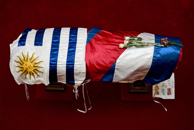 14.mai.2025 - Corpo do ex-presidente uruguaio José 'Pepe' Mujica é velado no Palácio Legislativo de Montevidéu 14.mai.2025 - Corpo do ex-presidente uruguaio José 'Pepe' Mujica é velado no Palácio Legislativo de Montevidéu