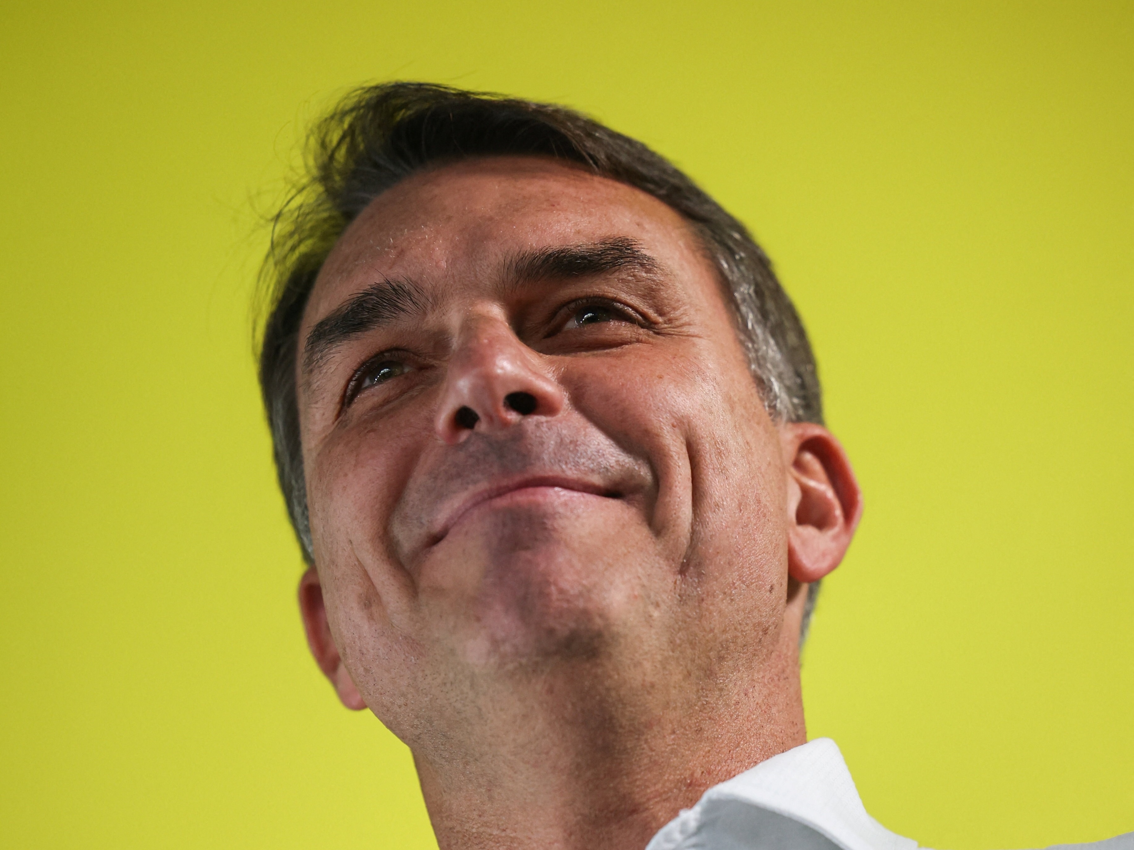 Carlos Affonso Souza: Flávio Bolsonaro promete tesouraço na censura e IA como amiga