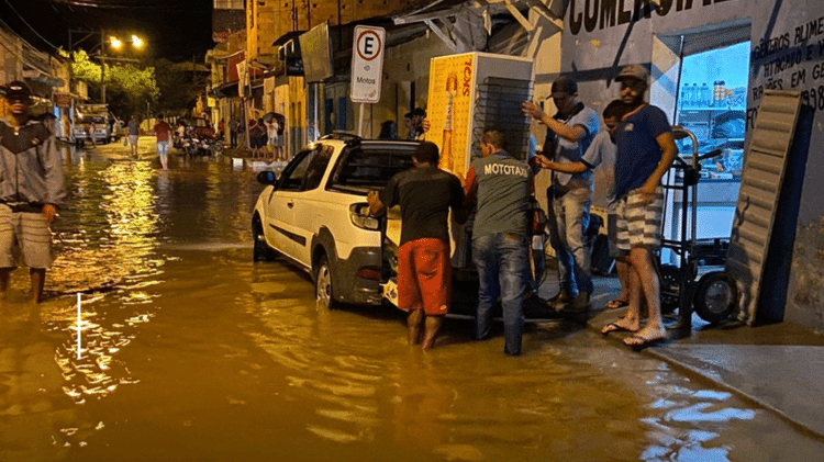 Chuvas Na Bahia: 'Temos 19 Cidades Embaixo D'água', Diz Governador