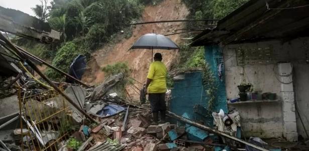 Mais de 100 pessoas morreram durante forte chuva na região metropolitana do Recife