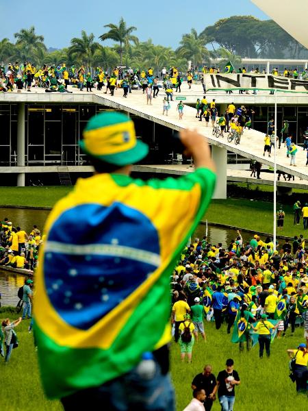 8.jan.2023 - Golpistas bolsonaristas invadem o Congresso Nacional, em Brasília (DF) - Wallace Martins/Futura Press/Estadão Conteúdo