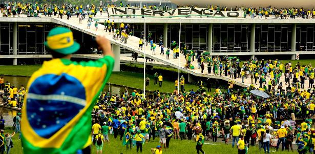 8.jan.2023 - Golpistas bolsonaristas invadem o Congresso Nacional, em Brasília (DF)